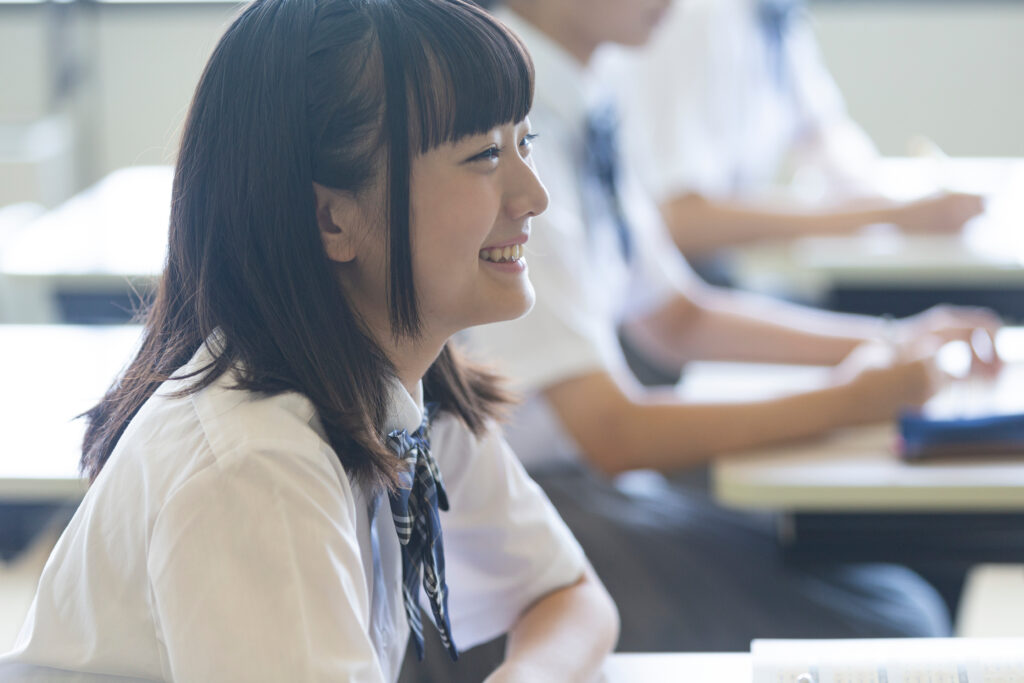 勉強する女子高生 勉強する女子高生